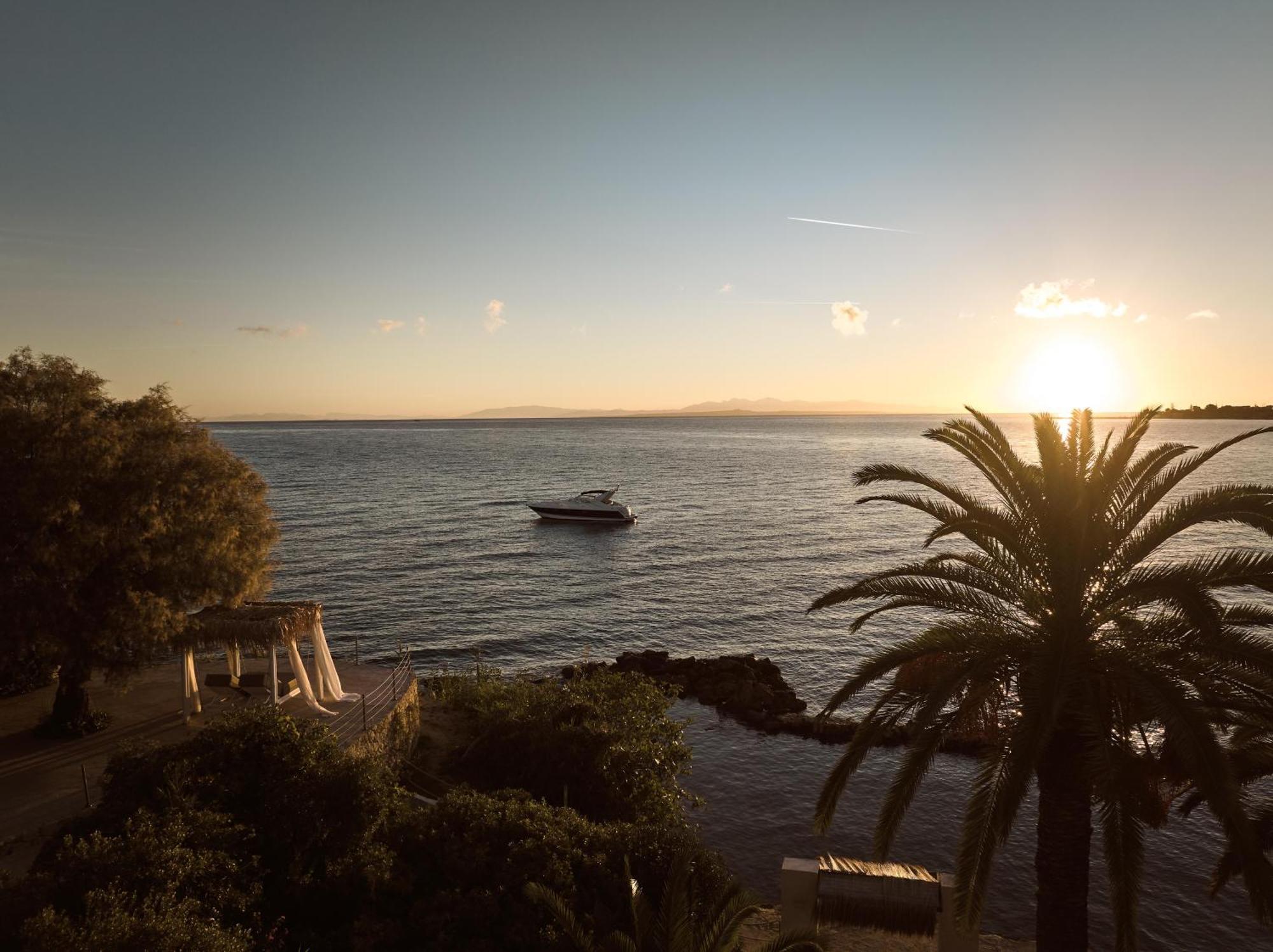Calypso Villas Amoudi Exteriör bild